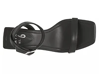 Alyanna Sandal