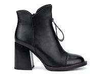 Davina Bootie