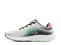 520 v8 Running Shoe