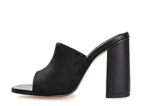 Deena Sandal