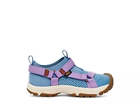 Outflow Universal Sneaker