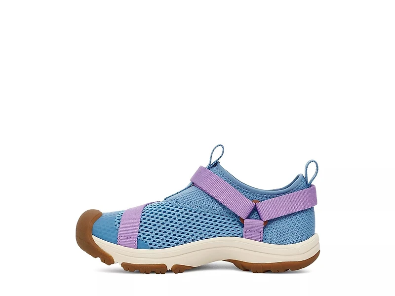 Outflow Universal Sneaker