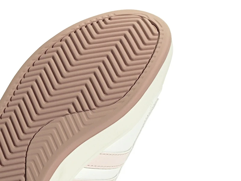 Grand Court Sneaker