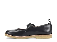 Lara Mary Jane Flat