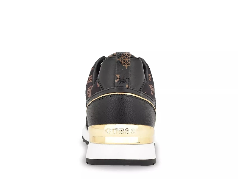 Kadlin Sneaker