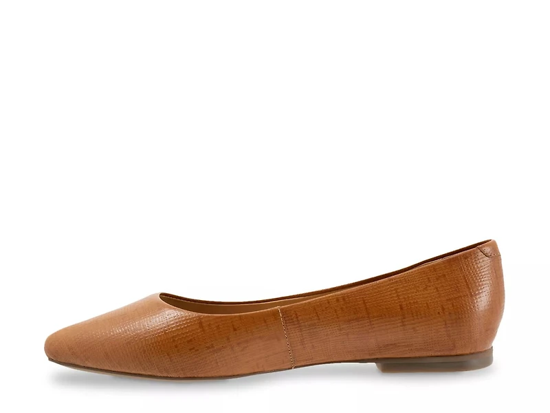 Estee Flat