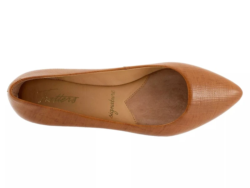 Estee Flat