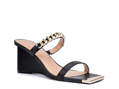 Magnifica Wedge Sandal