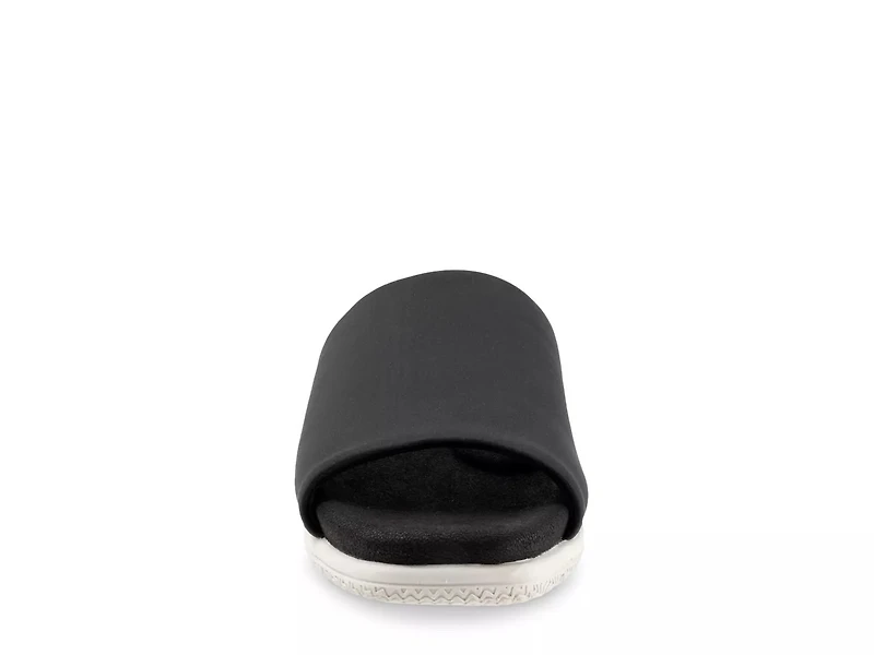 Toni Sandal