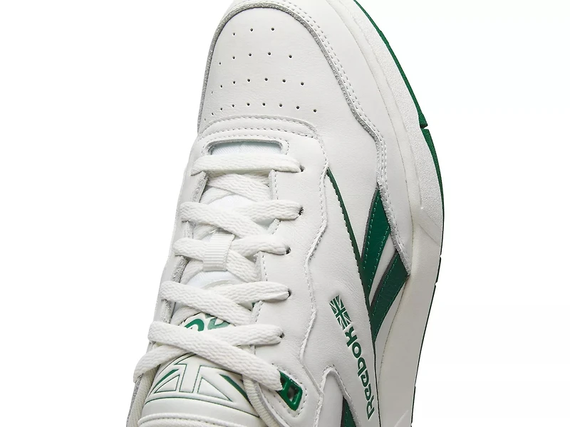 BB 4000 II Basketball Shoe
