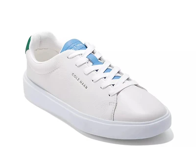 Grand Crosscourt Traveler Sneaker