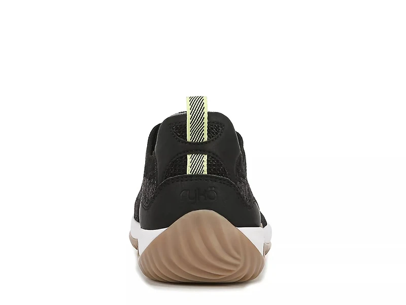 Echo Sky Sneaker