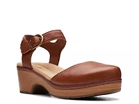 Paizlee Platform Clog