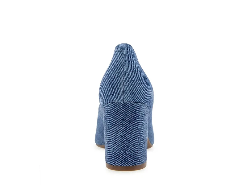 Betsy Pump