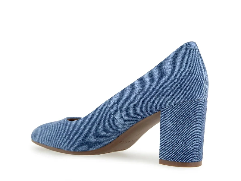 Betsy Pump