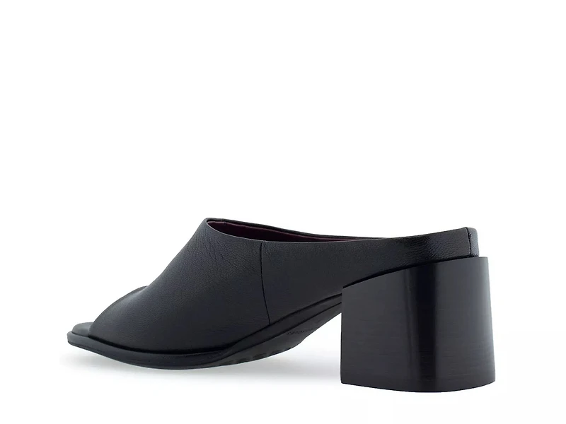 Ninole Sandal