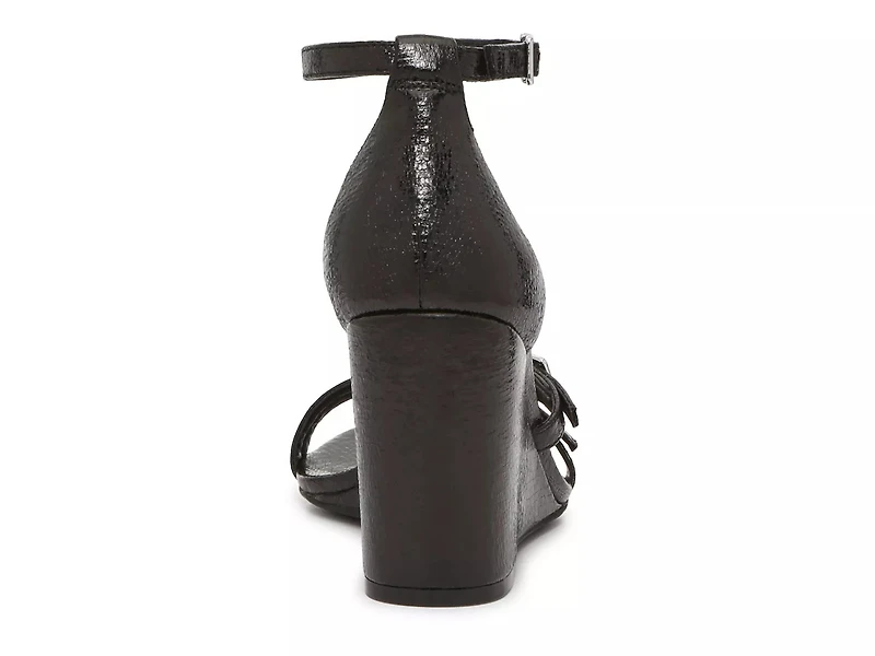 Sateena Sandal