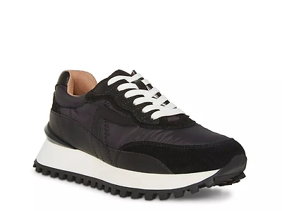 Lois Sneaker