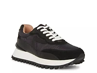 Lois Sneaker