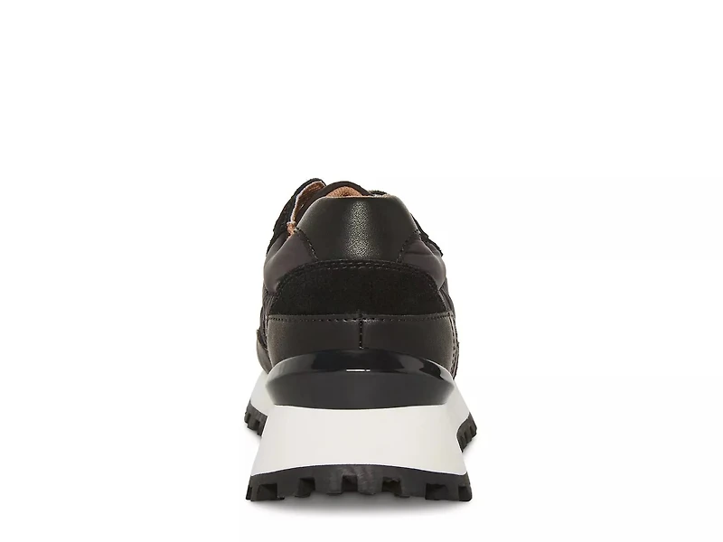 Lois Sneaker