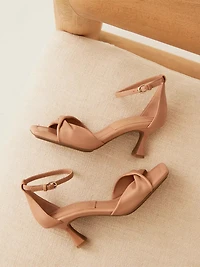 Jayna Sandal