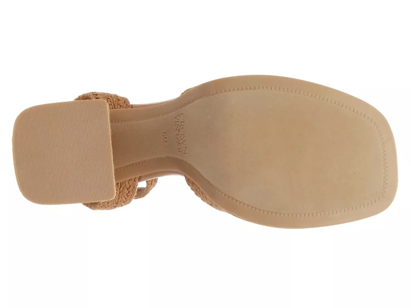 Dylann Sandal