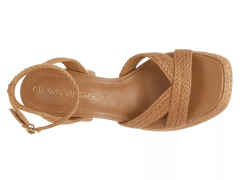 Dylann Sandal