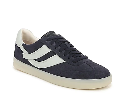 Oasis Sneaker