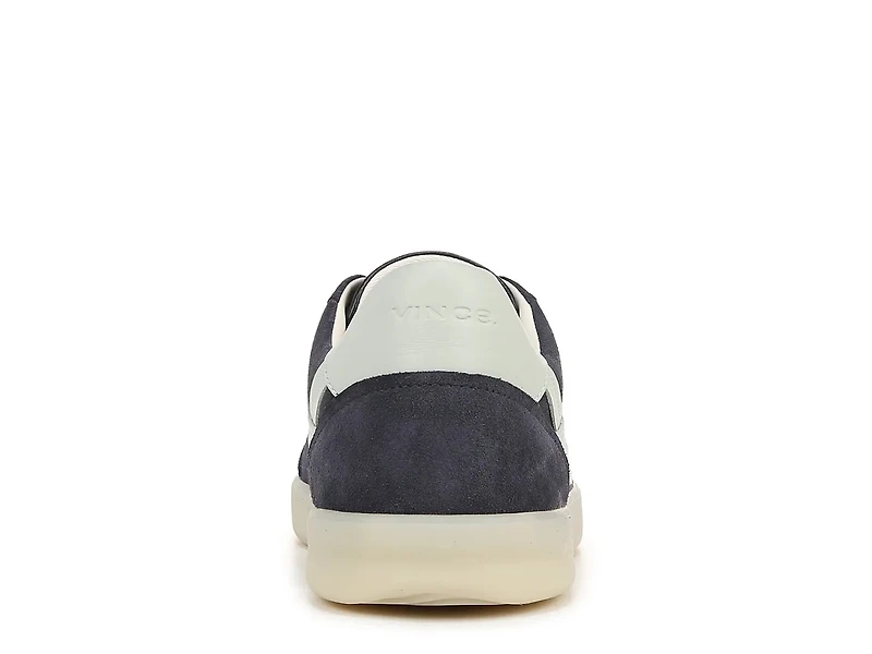 Oasis Sneaker