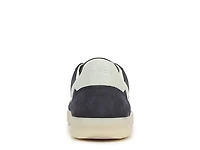 Oasis Sneaker