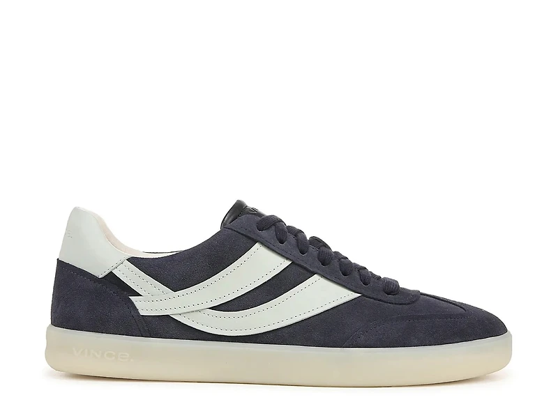 Oasis Sneaker