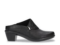 Cynthia Comfort Mule