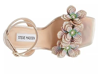 Ulyana Sandal