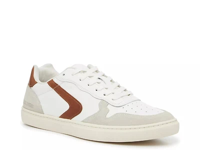 Court Sneaker
