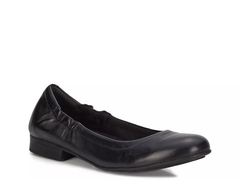Tess Flat