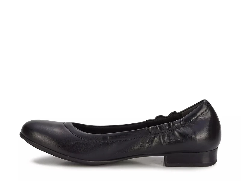 Tess Flat