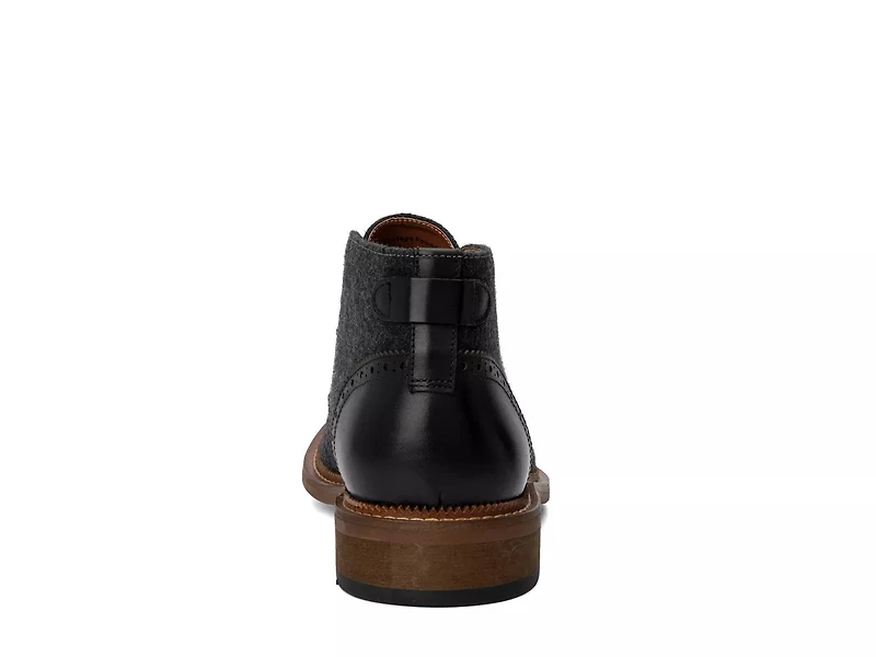 Kenneth Chukka Boot