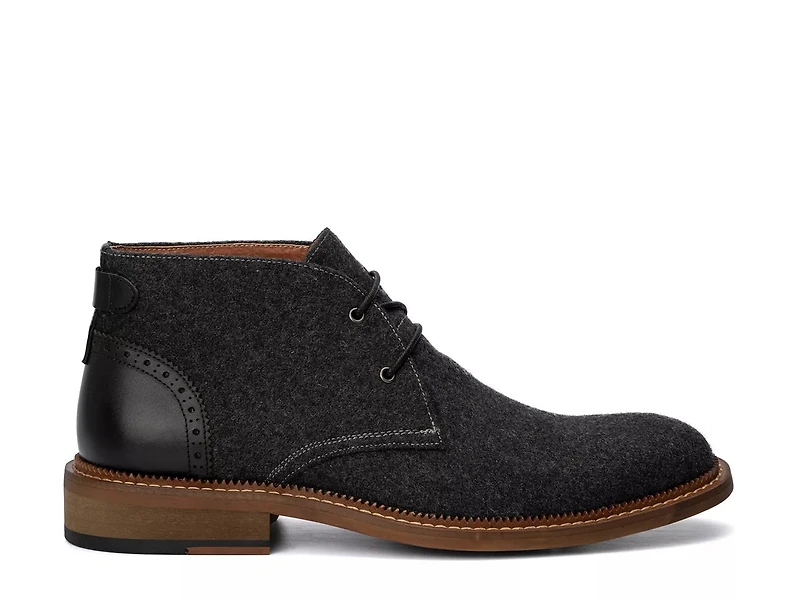 Kenneth Chukka Boot