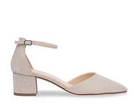 Tegan Pump
