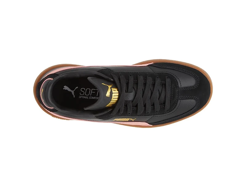 Club II Era Sneaker