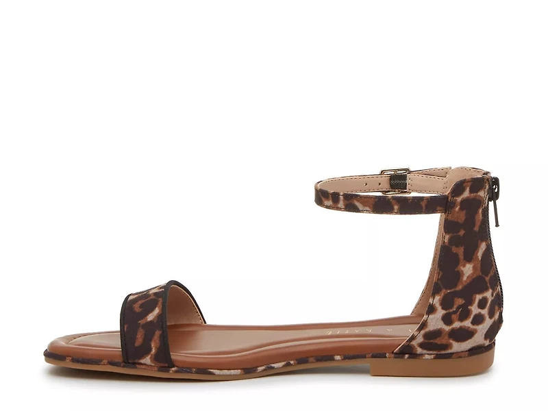 Nymie Sandal