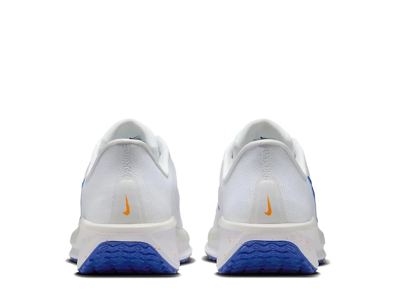 Quest 6 Running Shoe - Women's