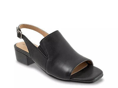 Nila Sandal