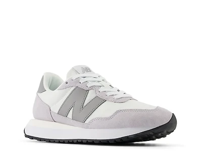 237 Sneaker
