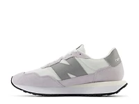 237 Sneaker