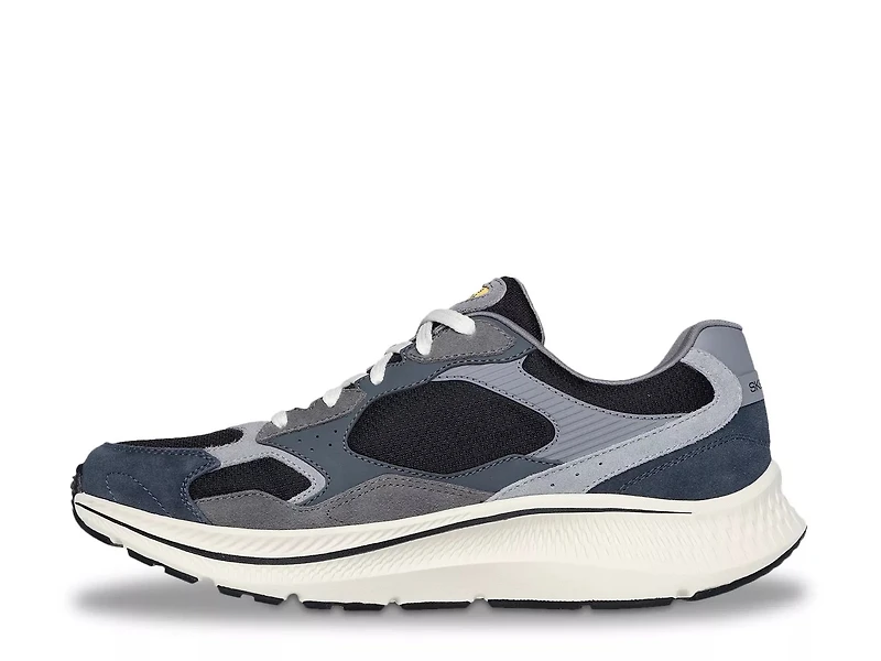 GO Run Consistent 2.0 Retro Runner V1 Sneaker