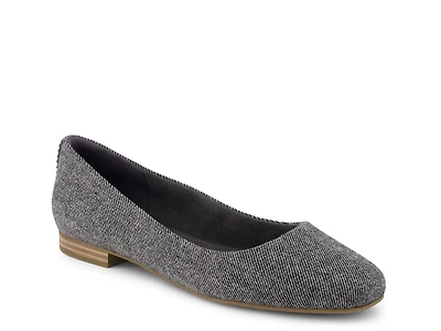 Briella Flat