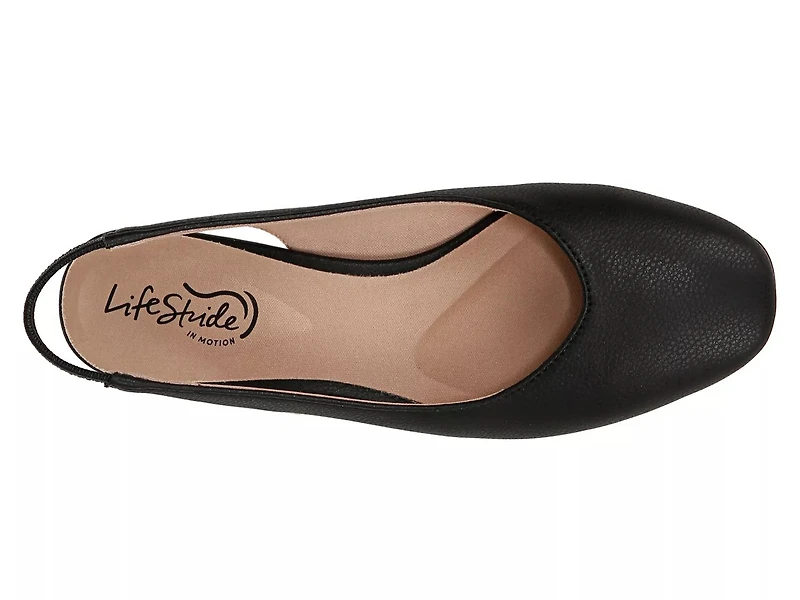 Claire Flat