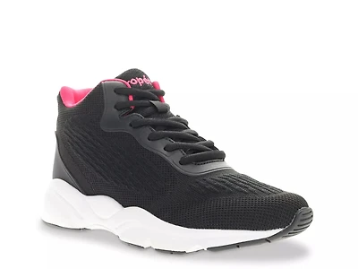 Stability Strive Walking Sneaker