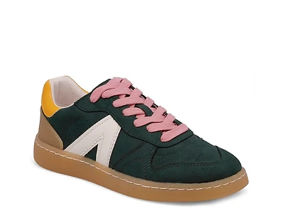 Vesta Sneaker